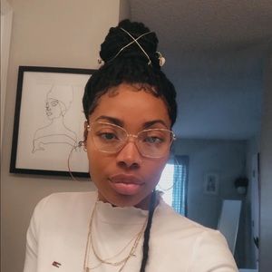 Meet your Posher, Ashley